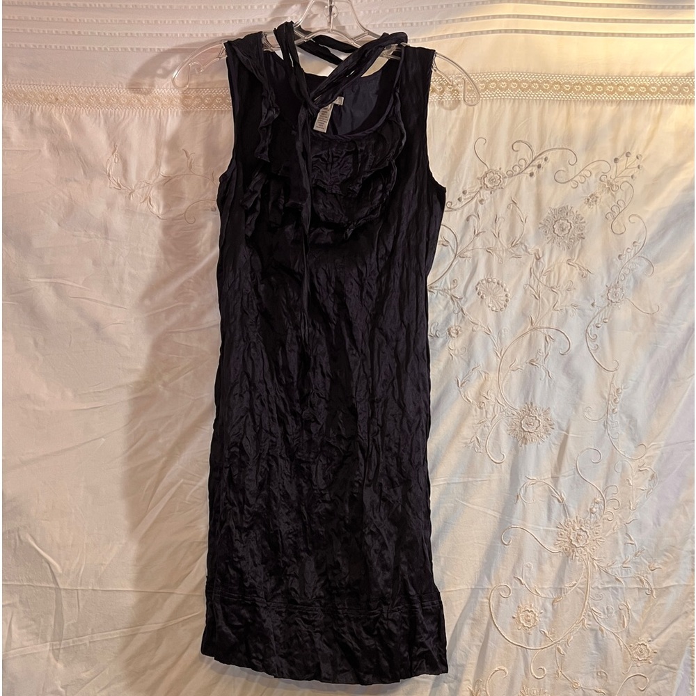 J CREW SIZE FOUR 💯% silk gorgeous dress has a few wrinkles but looks new